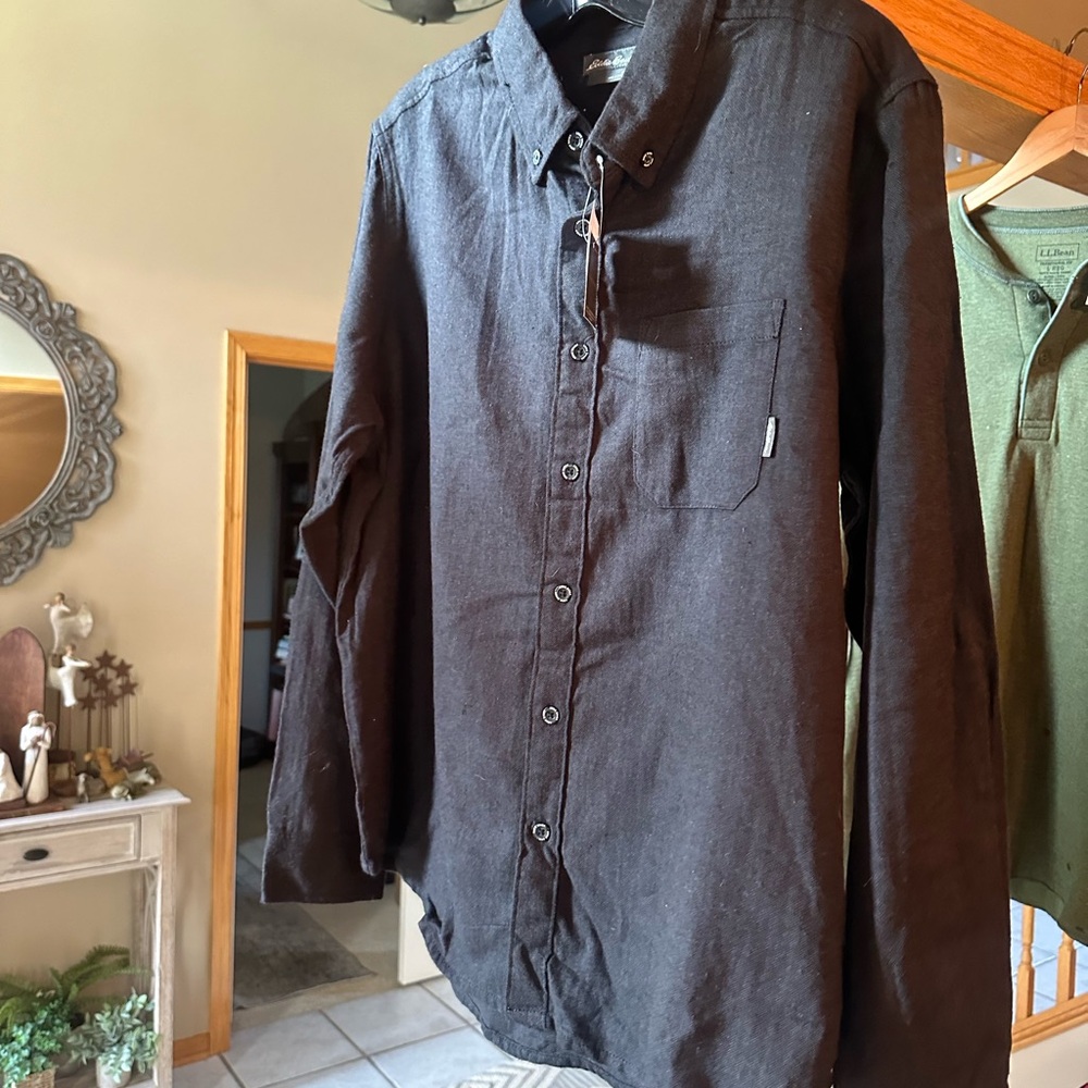 Men's Black Button-Up Shirt